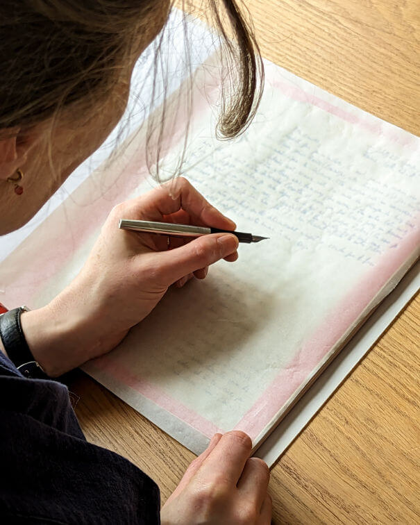 tracing Sarrazin’s handwriting